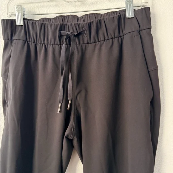 Lululemon On The Fly Pant Women's Size 6 Black Woven 26" Inseam Ankle Length - Picture 2 of 8